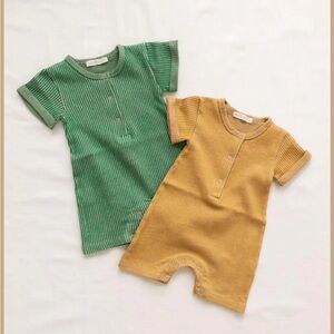 Fin & Vince green and yellow terry ribbed rompers 6/12 months